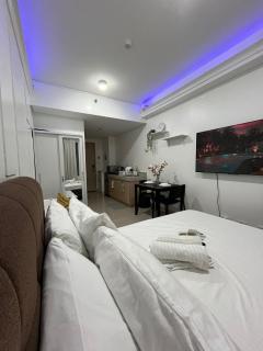 La V Suites Unit 2,Green 2 Residences - 9