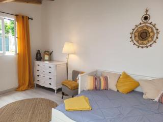 Charmingly Renovated Village House in Penedo, Sintra - 3