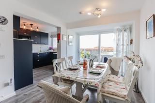 Sea View 3 bedroom seaside property - 9