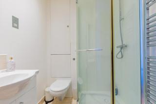 1BDR Flat with City Views near Tower Bridge - 6