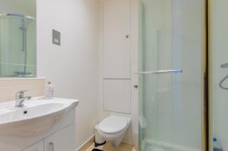 1BDR Flat with City Views near Tower Bridge - 5