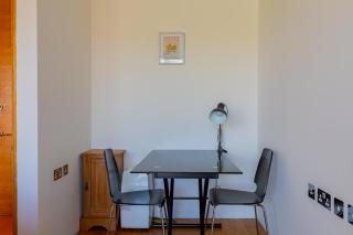 1BDR Flat with City Views near Tower Bridge - 2