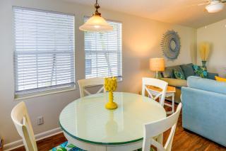 Pool Access, Walk to Beach! Cozy Jensen Beach Home - Jensen Beach - 9