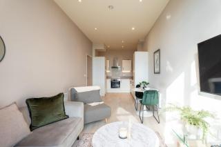 Cosy 1BR City Apartment Sofa Bed - 1