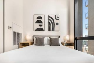 Boulevard Stays Modern Highrise STU Sky Pool Parking Gym 07 - 3