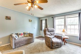 3 Mi to Dtwn Pet-Friendly Farm Retreat in Paris! - 3