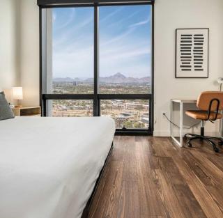 Boulevard Stays Modern Highrise STU Sky Pool Parking Gym 01 - 2