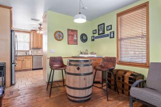 Downtown Gem- Dog Friendly Walk to Everything - 5