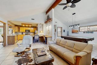 Dog-Friendly Home with High-Speed WiFi, Washer/Dryer, Central AC, & Adult Bikes - 9