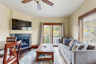 Modern Grand Lake Luxury - 9