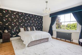 6 Bedroom Townhouse with Cinema Hot Tub - 3