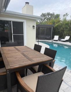 Paradise Found Saltwater Heated Pool With Cabana - 2