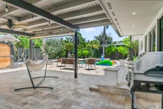 3BR Villa- Heated Pool- 5-min Drive to Beach - 3