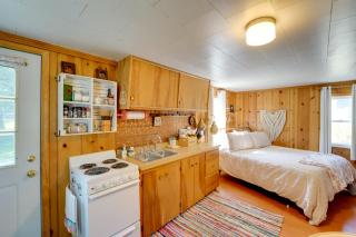 Walk to Beach Access! Chic Port Austin Studio - 0