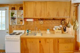 Walk to Beach Access! Chic Port Austin Studio - 7