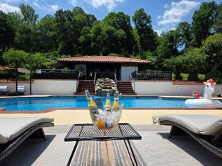 Private villa, big private heated property, spa - 8