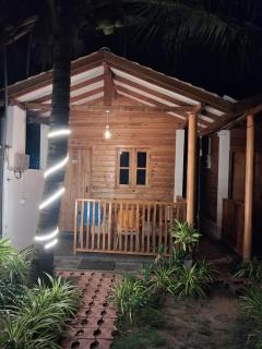 Dot's bey beach cabanas - 7
