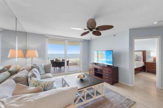 Beachfront condo with pools, tennis courts and gym - 7