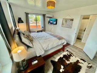 Pet Friendly Suite with Fenced Garden, HotTub, Sauna - 7