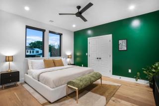 The ATX South Lamar Creekside Retreat with a pool - 9