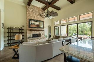 Luxury Wimberley Escape - 4BR - Pool - Sauna - BBQ - 3