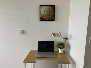 Executive North London Serviced Apartment - Business Ready - 2