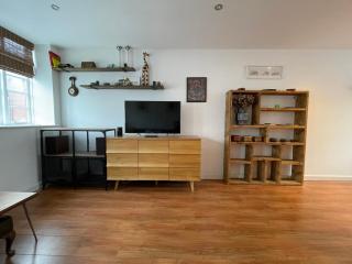 Central 2-Bedroom Retreat - 3