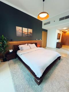 Dubai Marina Modern 1 Bedroom Apartment steps to tram & Marina Walk - 1