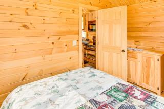5 Mi to Susquehanna Boating! Secluded Log Cabin - 1