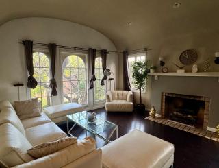 Prime Spanish Villa in West Hollywood - 5