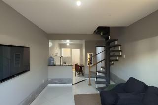 Duplex em Itaúna 4min da Praia que ocorre o WSL, 1min da pista de skate do LS, pracinha com parque infantil, quadra de futebol, tudo isso a 1 min da duplex, perto do comércio, wi-fi super rápido, estacionamento gratuito, monitoramento 24hrs - 5