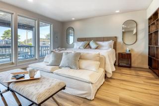 Bay Suites Studio A Modern Coastal Escape in the Heart of Depoe Bay - 3
