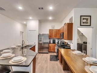 5BR Luxury Sleeps 10 Lake Jackson - 8
