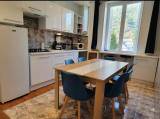 VILLA ILIXON - Appartements privés proche du centre de Luchon, parking, billard, jardin - 4
