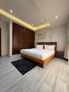 TRENDY RESIDENCE - Luxury Serviced Apartments in Bastos - 5