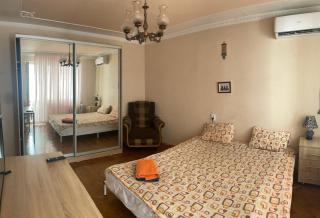 Rooms in Guest Apartment, Комнаты в Гостевой Квартире на Чеканах - 1