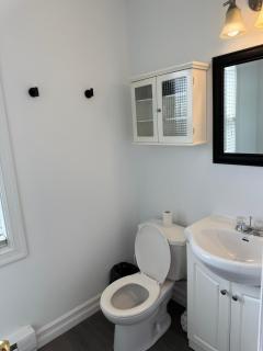 Airport Manor Unit 3, 2 Bedroom Apartment - 8