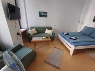 Nice flat in the very center - 1