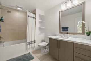 A Modern Escape - 2-Bed Bliss in Santa Monica - Cultural & Coastal Core - 6