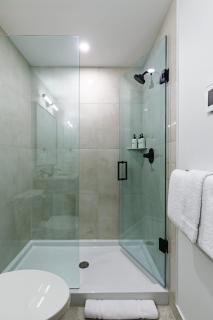 Aurora Luxe - Stunning Townhouse Private Hot Tub - 2