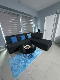 Phebs 2bedroom with pool view in the heart of Makati - 9