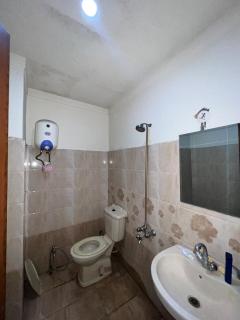 Budget-Friendly Stay in Bahria Town Phase 7 - 4