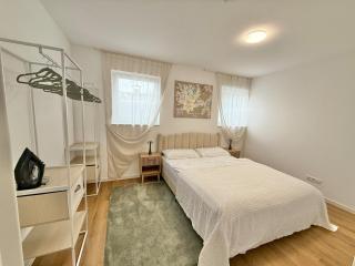 Luxury Apartment 4 bedrooms Self check in out - 6