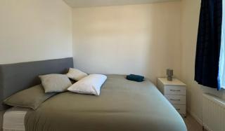 Cosy 3 Bed Home in Scenic Denham with Quick Heathrow & London Links - 8