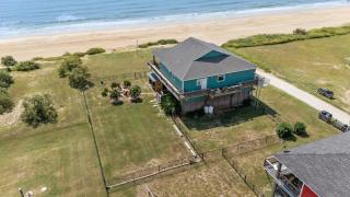 Beachfront with Fire Pit, Gourmet Kitchen and Views - 6
