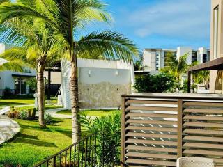 Elegant Poolside Two BR Beach Villa - 9