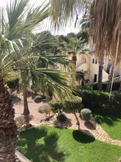 Modern, lovely, poolside 2 bedroom apartment - 1