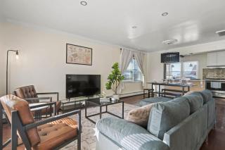 Group Chic - 25 Mins to NYC - FREE Parking - Washer & Dryer - 9