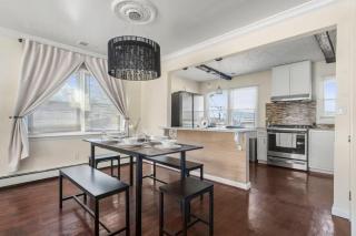 Group Chic - 25 Mins to NYC - FREE Parking - Washer & Dryer - 1
