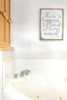 Downtown Delight - Penthouse with Shared Rooftop Hot Tub - 4